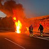 FW Hünxe: Pkw in Vollbrand - Langer Stau auf der BAB 3