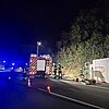 FW-WRN: LKW verunglückt auf der A1 - Fahrer schonend aus Fahrzeug befreit