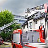 FW-E: Dachstuhlbrand in Mehrfamilienhaus - Hund aus Wohnung gerettet