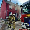 FW-RE: Brand auf Veranda greift auf Wohnhaus über - eine Person schwer verletzt
