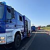 FW Alpen: Verkehrsunfall mit drei beteiligten Fahrzeugen - Hausfassade beschädigt