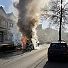 FW Königswinter: PKW-Brand in Königswinter - Ittenbach
