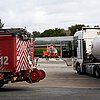 FW-E: Schwerer Verkehrsunfall - Person von Sattelzug überrollt