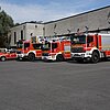 FW Dinslaken: Feuerwehr rückt zum Fahrzeugbrand, auslaufende Betriebsmittel und Kampfmittelfund aus