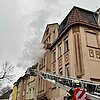FW-E: Wohnungsbrand in einem Mehrfamilienhaus - Mehrere Menschen und Tiere über Drehleitern gerettet