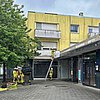 FW Grevenbroich: Feuerwehr rettet zwölf Personen bei Kellerbrand in Grevenbroich