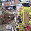 FW-Greven: Zimmerbrand macht Gebäude unbewohnbar.