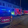 FW-MK: Wohnungsbrand in Hennen - Feuerwehr rettet Bewohnerin über tragbare Leiter
