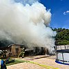 FW-BO: Gartenlaubenbrand in Hofstede verursacht weit sichtbare Rauchsäule
