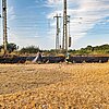 FW-NE: Vegetationsbrand an Bahnstrecke auf der Furth | Feuerwehr löscht brennende Böschung