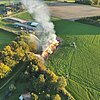 FW Voerde: Strohmiete brannte-Feuerwehr Voerde im Einsatz