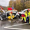 FW Ratingen: Verkehrsunfall mit drei PKW - Eine Person schwer verletzt