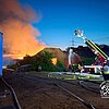 FW Neukirchen-Vluyn: Großbrand einer Scheune - Kräftezehrender Einsatz über 17 Stunden + Nachlöscharbeiten bis zum Folgetag (Abschlussmeldung)