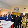 FW-EN: Freiwillige Feuerwehr Herdecke besucht Kinderstationen im Gemeinschaftskrankenhaus vor Heiligabend