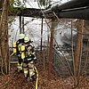 FW-E: Langwieriger Brandeinsatz in leerstehendem Schulgebäude - Feuerwehr bis in die Nacht im Einsatz