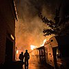 FW-BOT: Feuer drohte auf Haus überzugreifen