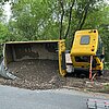 FW-BO: Kipplaster kippt bei Bauarbeiten - schnelle Rettung in Werne