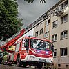 FW-E: Zimmerbrand in einem Mehrfamilienhaus - Treppenraum verraucht