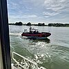 FW-NE: Mehrere Personen im Rhein | Einsatz am Sporthafen in Neuss Grimlinghausen