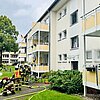 FW-HAAN: Kellerbrand in Mehrparteienhaus - Hund gerettet, mehrere Personen durch Rauchgase verletzt