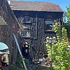 FW Rheurdt: Fassade brennt nach Flämmarbeiten - eine Person verletzt