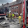 Feuerwehr Goch: Kellerbrand: Feuerwehr führt Person aus Gebäude