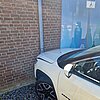 FW Meerbusch: PKW in Hauswand