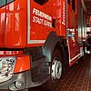 FW Düren: Brand im Dachbereich einer Industriehalle