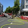 FW-E: Erneutes Brandereignis in leerstehendem Bürogebäude - Menschenrettung eingeleitet, fünf Etagen aufwendig durchsucht