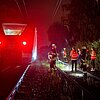 FW-DO: Unwetterschaden in Dortmund: Zug kollidiert mit Baum - 52 Passagiere evakuiert