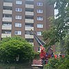FW-NE: Küchenbrand im dritten Oberschoss eines Mehrfamilienhauses | Keine Verletzten