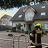 FW Bergheim: Kellerbrand am Dornröschenweg - Akkubrand sorgt für starke Rauchentwicklung