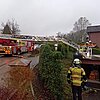 FW-EN: Mehrere Einsätze beschäftigten die Feuerwehr am Wochenbeginn - Feuerwehr und Rettungsdienst retteten Mann vom Garagendach - Mehrere Paralleleinsätze