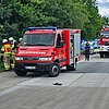 Feuerwehr Goch: Schwerer Verkehrsunfall auf der A 57: Ein Fahrzeug in Flammen, 4 Personen verletzt