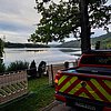FW-EN: Baum stürzt am Hengsteysee um - Seeweg aufgrund von hoher Gefahr gesperrt