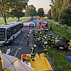 FW-KLE: Schwerer Verkehrsunfall zwischen Linienbus und Pkw auf der B 57 - BMW-Fahrer schwer verletzt
