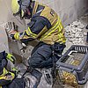 FW-E: Katze in Zwangslage - Feuerwehr befreit "Schreihals" nach dreistündigem Einsatz